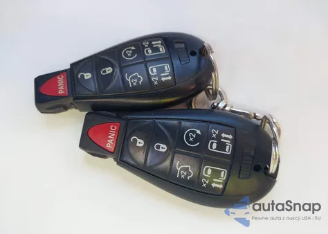 2012 Chrysler Town & Country Touring-L из США, поврежденный, VIN 2C4RC1CG2CR125489